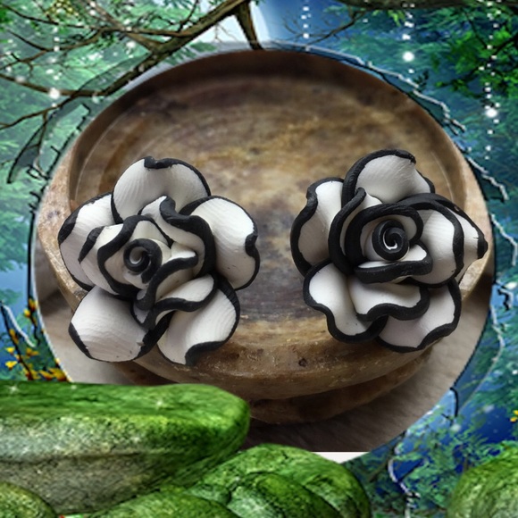 Black & White Flower Earrings - Picture 6 of 10